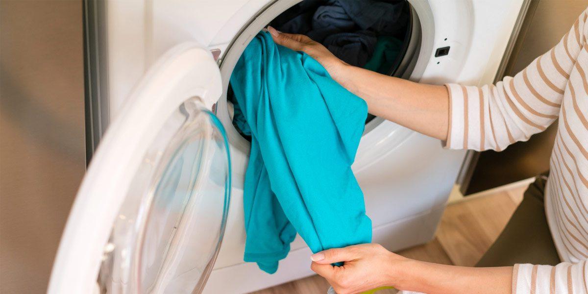 پاک کردن لباس رنگ گرفته