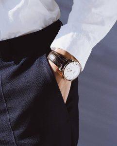 ست کردن ساعت با استایل