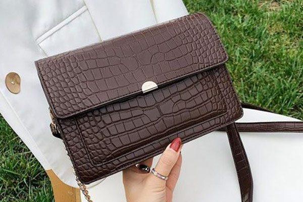  کیف دستی بخرم یا کیف دوشی؟