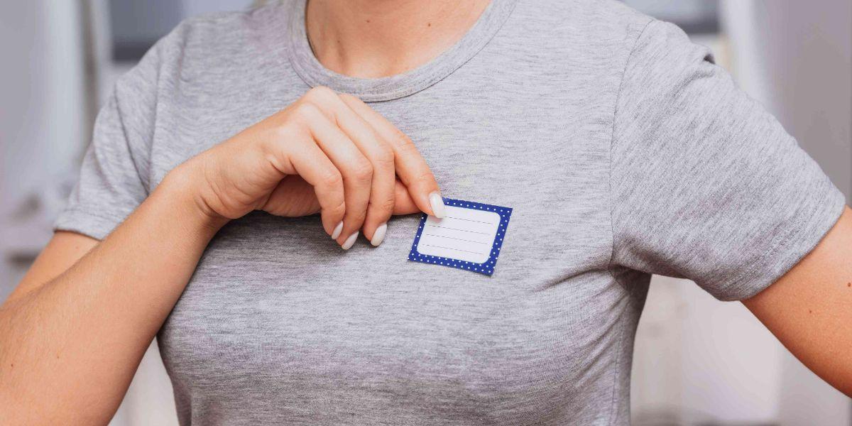 روش حذف برچسب لباس